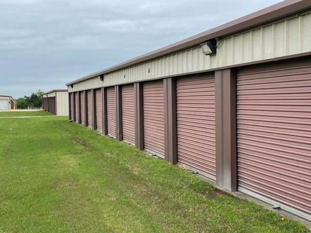Ennis Self Storage | 2 Locations